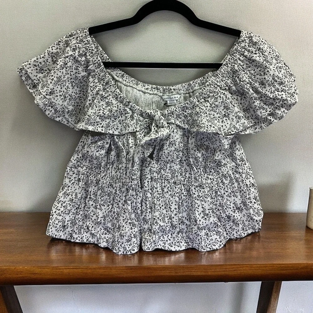 NWOT American Eagle Floral Ruffle Crop Top